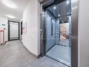 Pronájem bytu 1+kk, Praha - Hloubětín, Kbelská, 34 m2