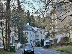 Prodej garážového stání, Karlovy Vary, Křižíkova, 16 m2