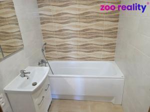 Pronájem bytu 2+1, Chomutov, Pod Břízami, 62 m2