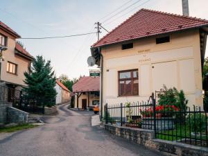 Prodej rodinného domu, Lešany - Břežany, 300 m2