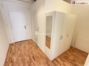 Pronájem bytu 1+kk, Praha - Smíchov, Klicperova, 38 m2