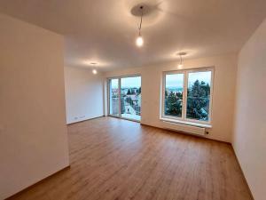 Prodej bytu 2+kk, Praha - Hostavice, Českobrodská, 64 m2