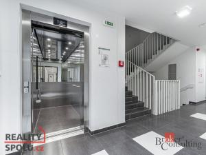 Prodej bytu 2+kk, Praha - Vysočany, Strnadových, 50 m2