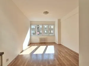 Pronájem bytu 2+kk, Praha - Strašnice, Černokostelecká, 49 m2