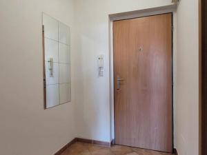 Pronájem bytu 1+kk, Praha - Hostivař, Švehlova, 34 m2