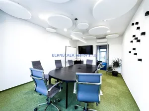 Pronájem kanceláře, Hradec Králové, třída Karla IV., 240 m2