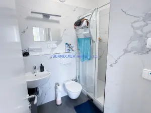 Pronájem kanceláře, Hradec Králové, třída Karla IV., 240 m2