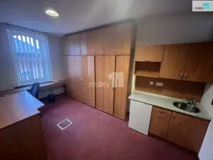 Pronájem kanceláře, Karlovy Vary - Dvory, Chebská, 31 m2