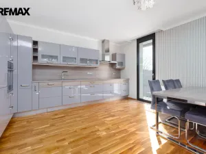 Prodej bytu 3+kk, Karlovy Vary, Pražská silnice, 99 m2