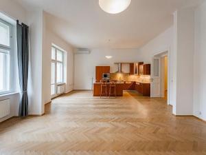 Pronájem bytu 4+kk, Praha - Nové Město, Na Moráni, 153 m2