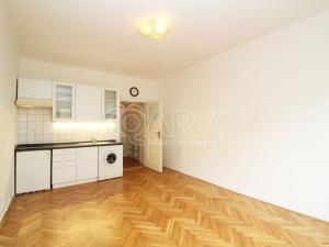 Pronájem bytu 1+kk, Praha - Dejvice, Koulova, 26 m2