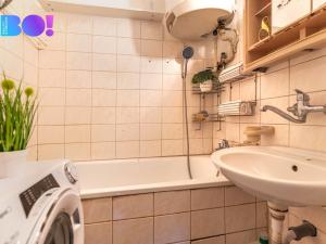 Prodej bytu 3+1, Praha, Vojáčkova, 65 m2