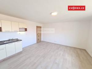 Pronájem bytu 1+kk, Zlín - Malenovice, Švermova, 30 m2