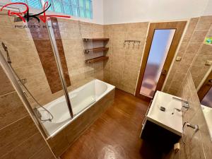 Pronájem bytu 4+kk, Praha - Holešovice, U Pergamenky, 128 m2