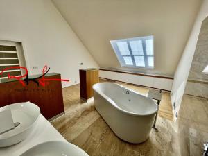 Pronájem bytu 6+kk a větší, Praha - Bubeneč, Ovenecká, 265 m2