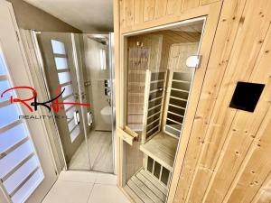 Pronájem bytu 6+kk a větší, Praha - Bubeneč, Ovenecká, 265 m2