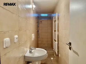 Pronájem komerční nemovitosti, Karlovy Vary, Bulharská, 95 m2