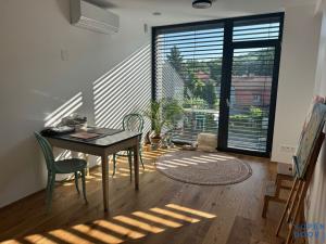 Pronájem bytu 2+kk, Praha - Dejvice, Pokojná, 44 m2