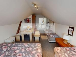 Pronájem pokoje, Ostrov, 79 m2
