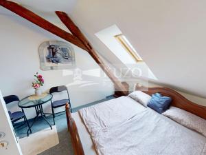 Pronájem pokoje, Ostrov, 79 m2