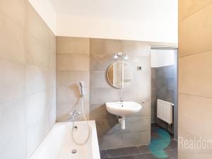 Prodej zemědělské usedlosti, Hrdějovice, Na Návsi, 220 m2