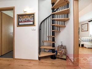 Pronájem rodinného domu, Praha - Nebušice, K Vizerce, 270 m2