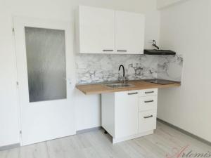 Pronájem bytu 1+kk, Ostrava - Moravská Ostrava, Nádražní, 19 m2
