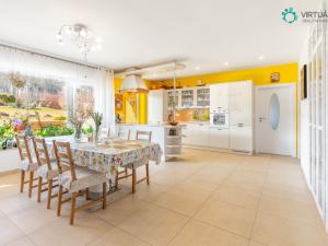 Prodej rodinného domu, Velké Popovice - Řepčice, 180 m2