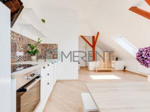 Pronájem bytu 1+kk, Praha - Malešice, Bakalářská, 30 m2