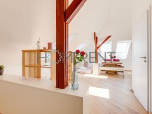 Pronájem bytu 1+kk, Praha - Malešice, Bakalářská, 30 m2