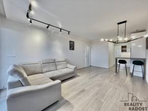 Pronájem bytu 2+kk, Praha - Letňany, Hlučkova, 65 m2