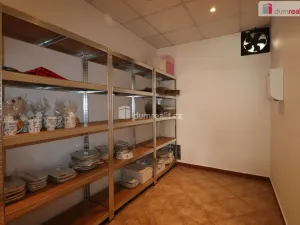 Pronájem obchodního prostoru, Karlovy Vary - Rybáře, Kosmonautů, 35 m2