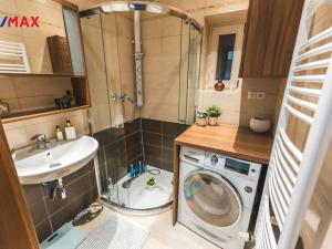 Prodej bytu 3+1, Praha - Vinohrady, U Havlíčkových sadů, 75 m2