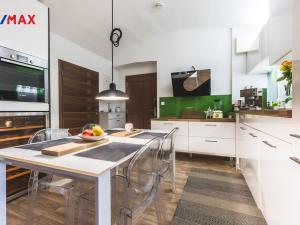 Prodej bytu 3+1, Praha - Vinohrady, U Havlíčkových sadů, 75 m2