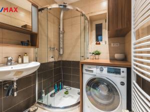 Prodej bytu 3+1, Praha - Vinohrady, U Havlíčkových sadů, 75 m2