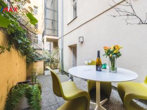 Prodej bytu 3+1, Praha - Vinohrady, U Havlíčkových sadů, 75 m2