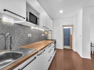 Prodej vícegeneračního domu, Velim, Palackého, 547 m2