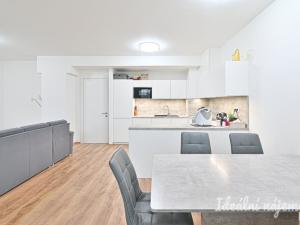 Pronájem bytu 2+kk, Slavkov u Brna, Slovanská, 81 m2