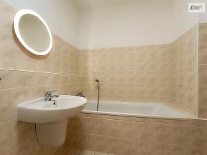 Pronájem bytu 1+kk, Praha - Motol, Jeřabinová, 30 m2