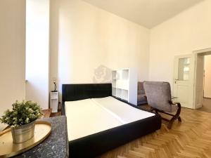 Pronájem bytu 1+1, Praha - Staré Město, Smetanovo nábřeží, 35 m2