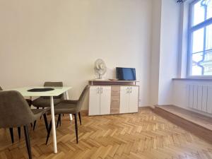 Pronájem bytu 1+1, Praha - Staré Město, Smetanovo nábřeží, 35 m2