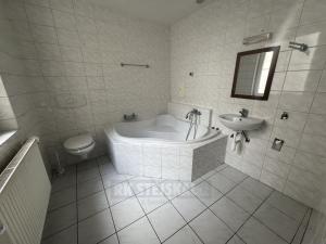 Pronájem bytu 3+kk, Trhové Sviny, Nové město, 71 m2