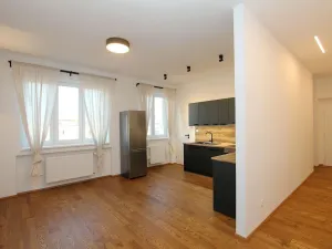 Pronájem bytu 3+kk, Pardubice - Zelené Předměstí, Sladkovského, 77 m2