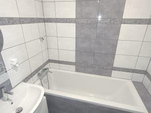 Pronájem bytu 2+kk, Prostějov, Partyzánská, 42 m2