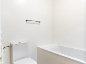 Pronájem bytu 3+kk, Praha - Kamýk, Zárubova, 68 m2