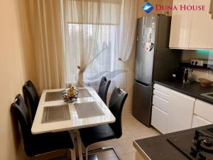 Prodej bytu 2+1, Praha - Letňany, Fryčovická, 52 m2