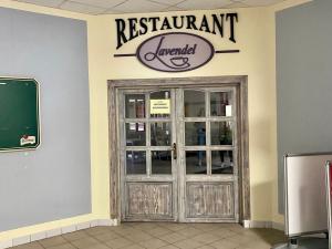 Pronájem restaurace, Broumov, 200 m2