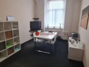 Pronájem kanceláře, Pardubice - Zelené Předměstí, Hlaváčova, 20 m2