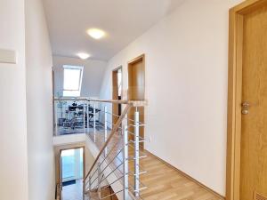 Prodej rodinného domu, Praha - Kbely, Pod Nouzovem, 147 m2