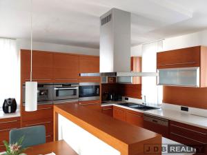 Prodej rodinného domu, Praha - Horní Počernice, Kramolná, 215 m2